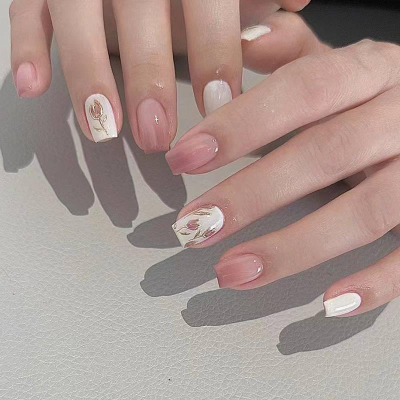 Elegant Floral Design Press-On Nail Set Wearing Short Flowers - Passion Pulse Adult